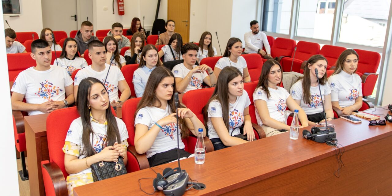 KAMPI EDUKATIV PËR TË DREJTAT DHE LIRITË E POPUJVE PAKICË