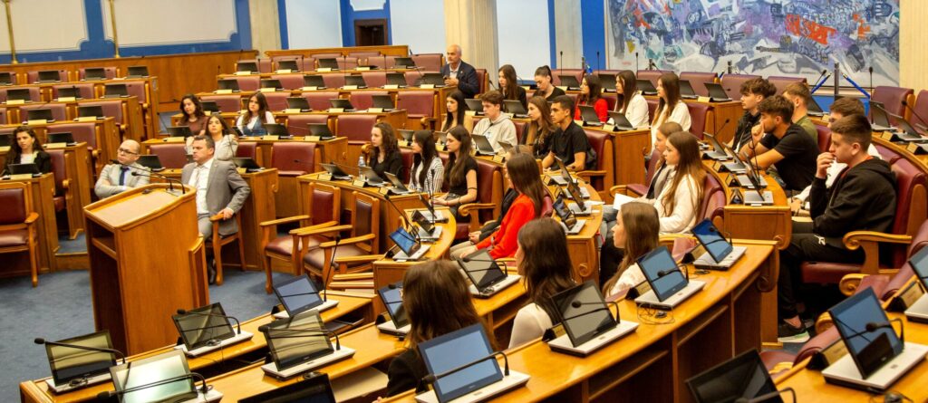PARLAMENT 2